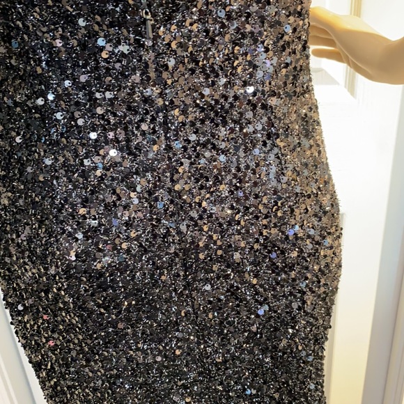 Sequin prom dress. - Picture 11 of 13